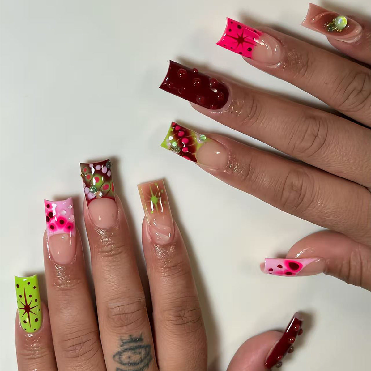 Handmade Floral Gradient Press-On Nails, Medium Coffin-Shaped Fake Nails, Wearable Nail Tips, Elegant Gradient Flower Manicure Set for Women
