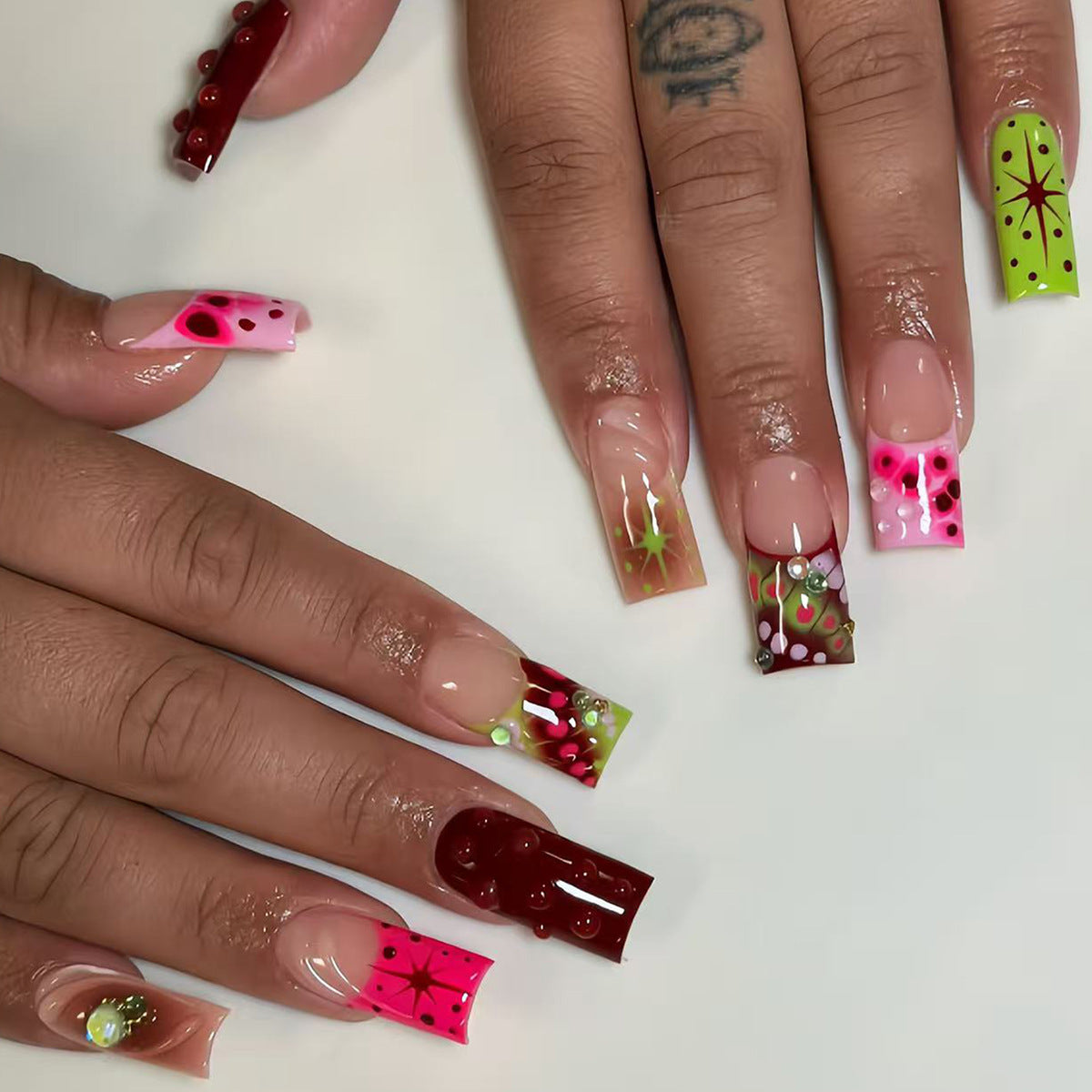 Handmade Floral Gradient Press-On Nails, Medium Coffin-Shaped Fake Nails, Wearable Nail Tips, Elegant Gradient Flower Manicure Set for Women