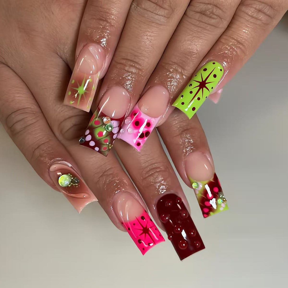Handmade Floral Gradient Press-On Nails, Medium Coffin-Shaped Fake Nails, Wearable Nail Tips, Elegant Gradient Flower Manicure Set for Women