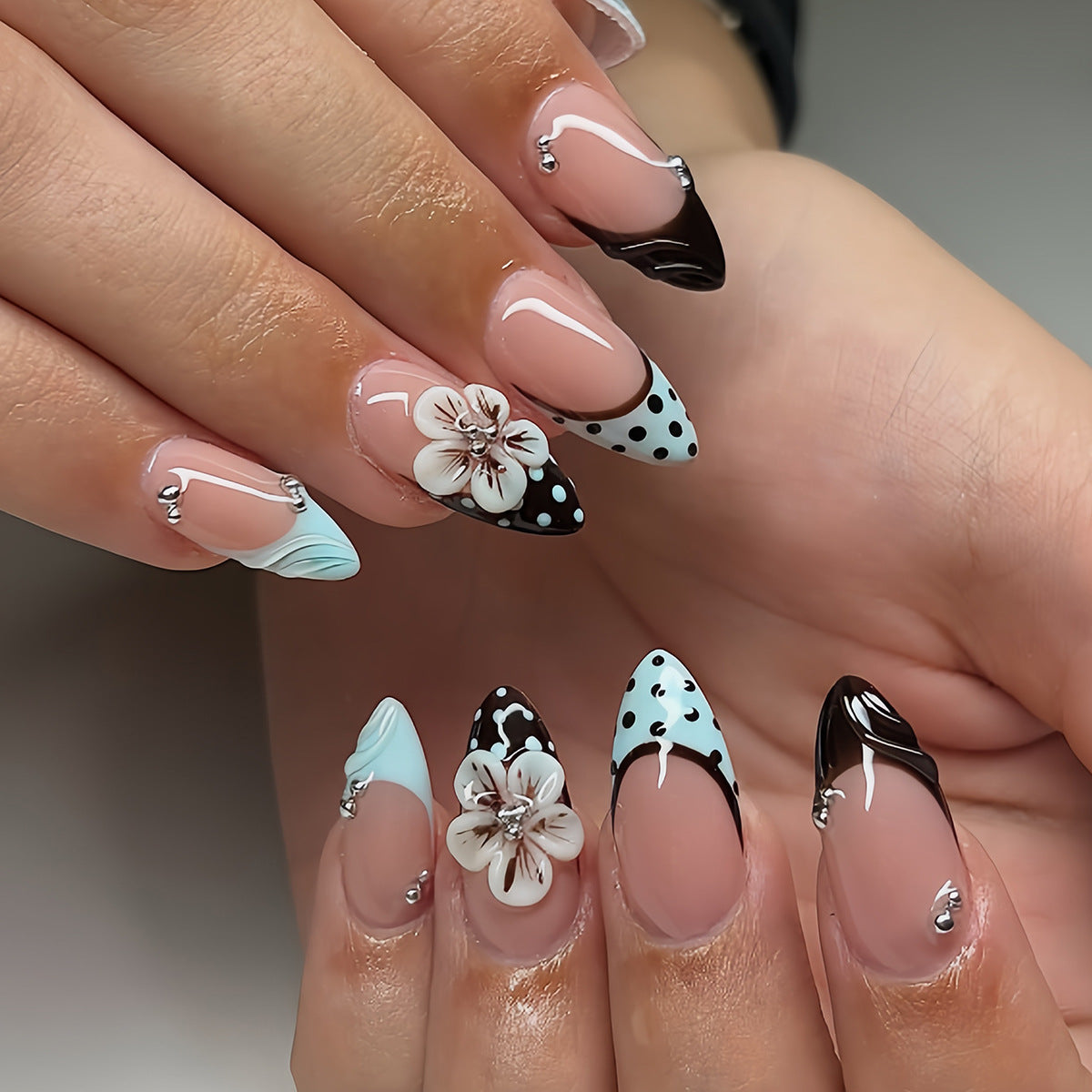 Handmade Fall & Winter French Tip Press-On Nails, Short Almond Nail Tips, Polka Dot 3D Floral Design, Rhinestone False Nails 🍂🌸💅