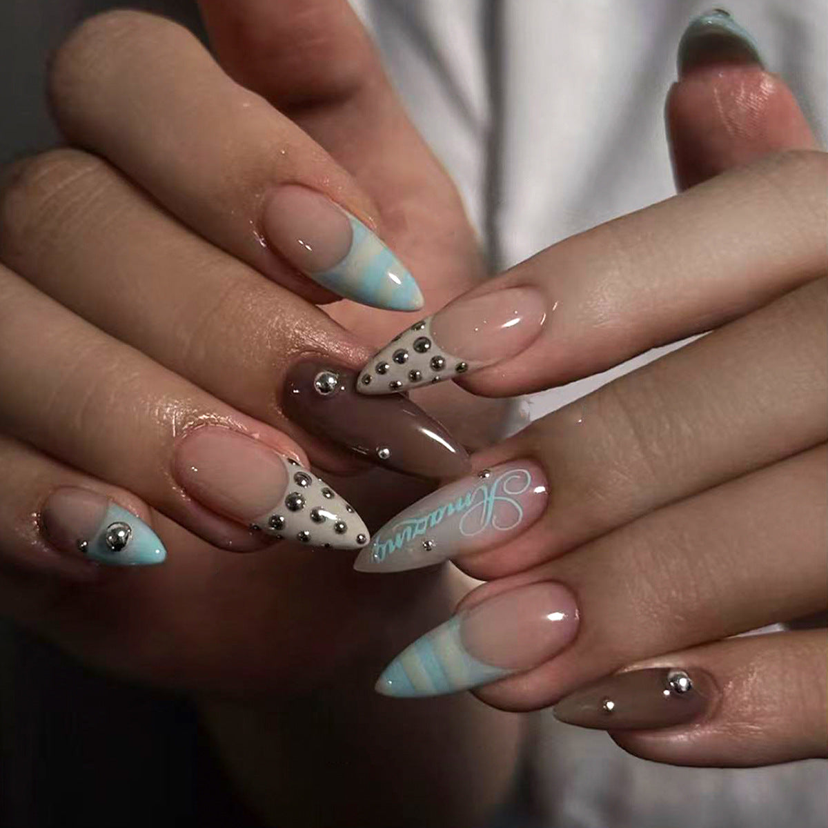 Handmade Almond Press-On Nails, Y2K Baddie Retro Punk Style Fake Nails, Edgy Fall & Winter Nail Tips, Vintage Gothic-Inspired Manicure Set