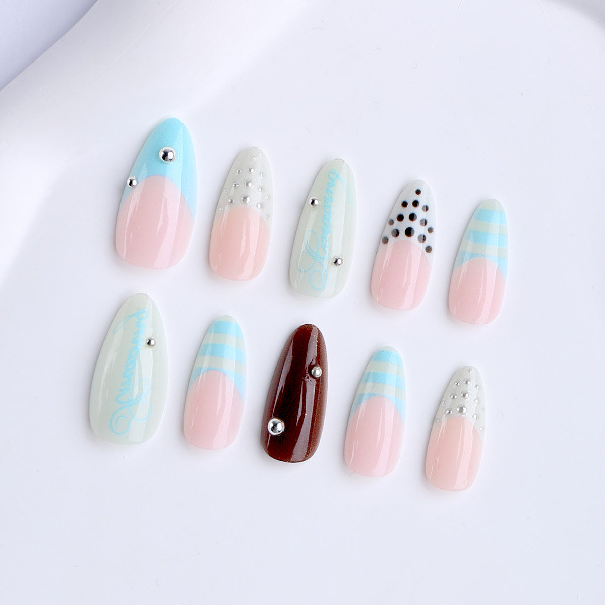 Handmade Almond Press-On Nails, Y2K Baddie Retro Punk Style Fake Nails, Edgy Fall & Winter Nail Tips, Vintage Gothic-Inspired Manicure Set